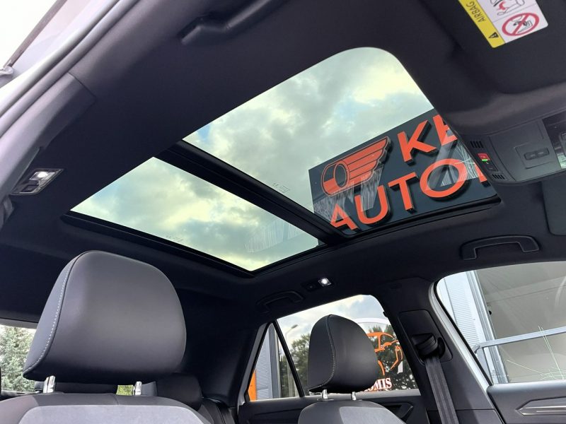 Volkswagen T-Roc R-Line,LED, Klima, Navi, Akt. Temp, Asystenci, CarPlay, Kamera Cofania