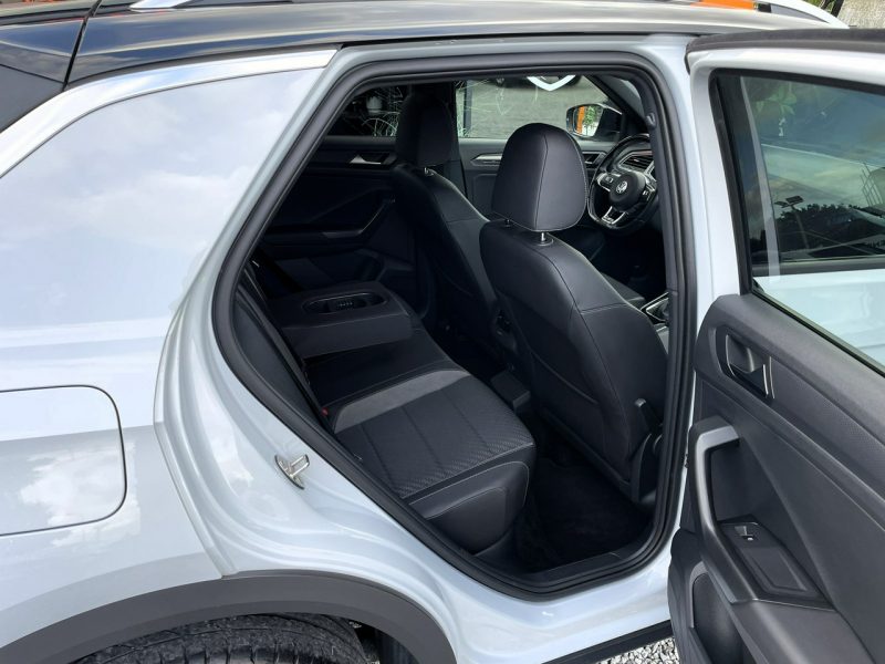 Volkswagen T-Roc R-Line,LED, Klima, Navi, Akt. Temp, Asystenci, CarPlay, Kamera Cofania