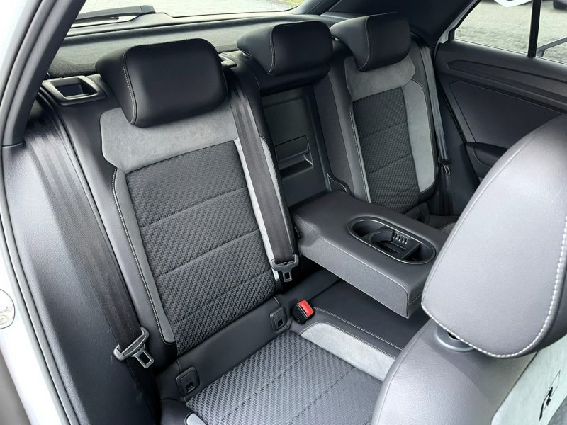 Volkswagen T-Roc R-Line,LED, Klima, Navi, Akt. Temp, Asystenci, CarPlay, Kamera Cofania