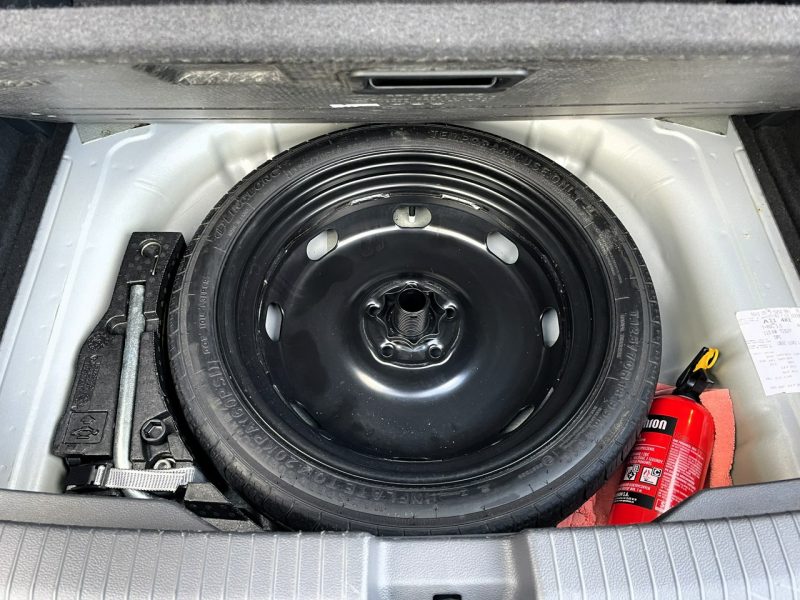 Volkswagen T-Roc R-Line,LED, Klima, Navi, Akt. Temp, Asystenci, CarPlay, Kamera Cofania