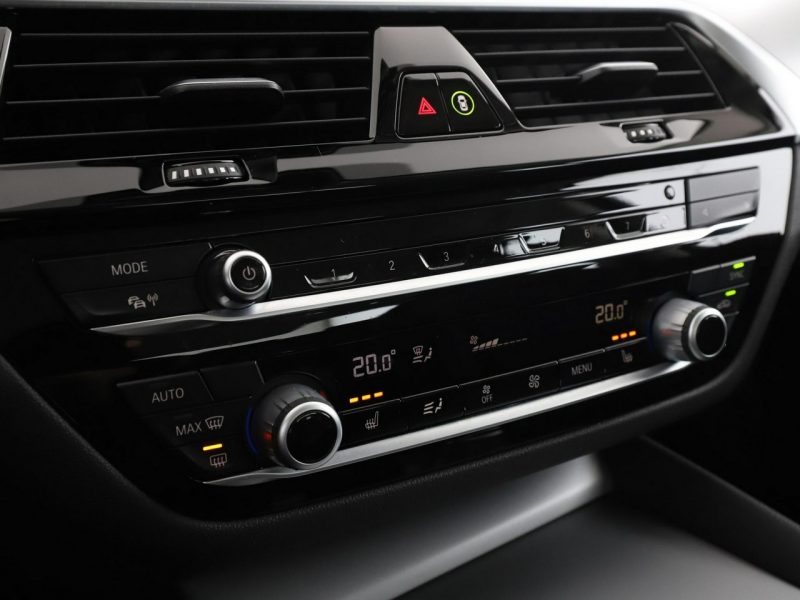 BMW 530 Plug-In Navi Kamera cofania Klimatyzacja Podgrzewane fotele Skórzana t G30 (2017-)