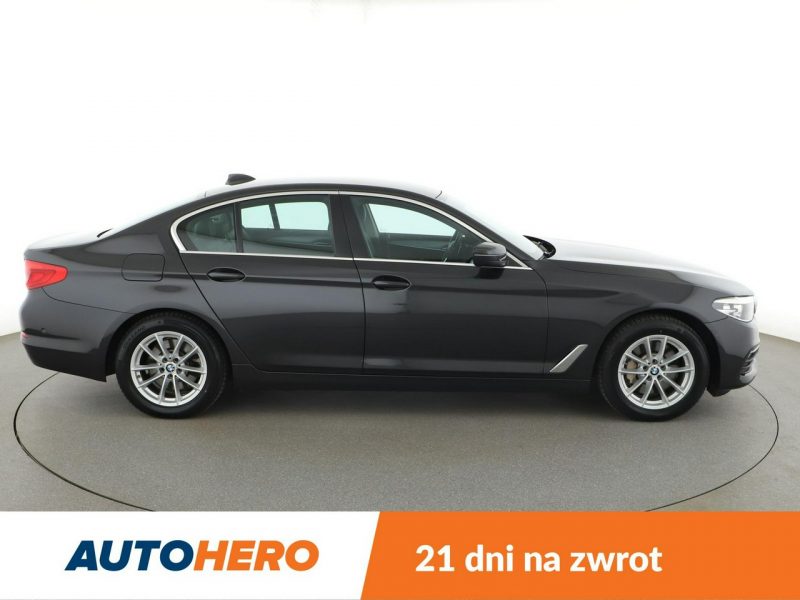 BMW 530 Plug-In Navi Kamera cofania Klimatyzacja Podgrzewane fotele Skórzana t G30 (2017-)