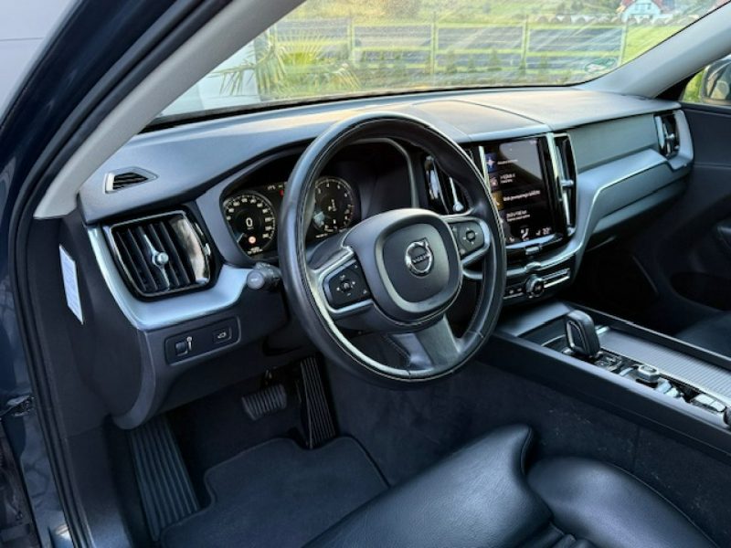Volvo XC 60 B4 BENZYNA, BUSINESS, SZYBER DACH, KAMERA, BLISY, TOP AUTO II (2017-)