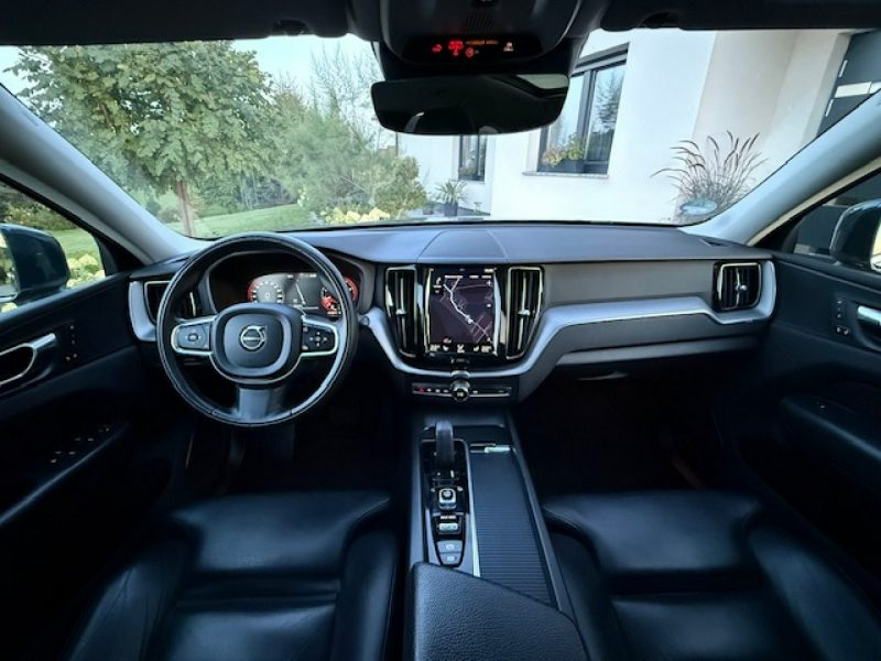 Volvo XC 60 B4 BENZYNA, BUSINESS, SZYBER DACH, KAMERA, BLISY, TOP AUTO II (2017-)