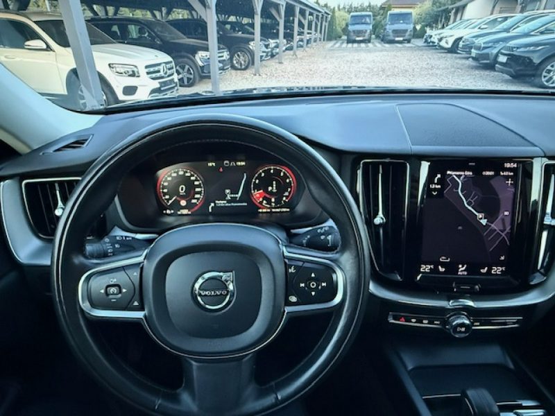 Volvo XC 60 B4 BENZYNA, BUSINESS, SZYBER DACH, KAMERA, BLISY, TOP AUTO II (2017-)