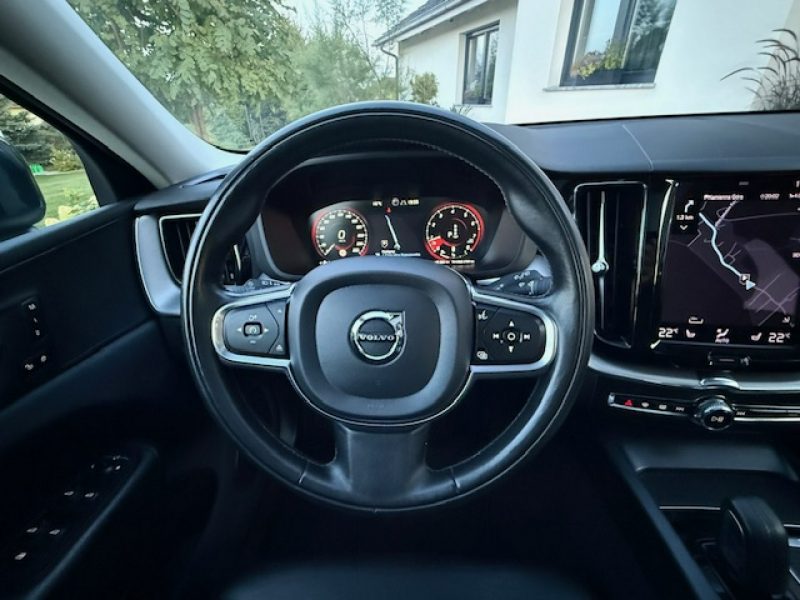 Volvo XC 60 B4 BENZYNA, BUSINESS, SZYBER DACH, KAMERA, BLISY, TOP AUTO II (2017-)