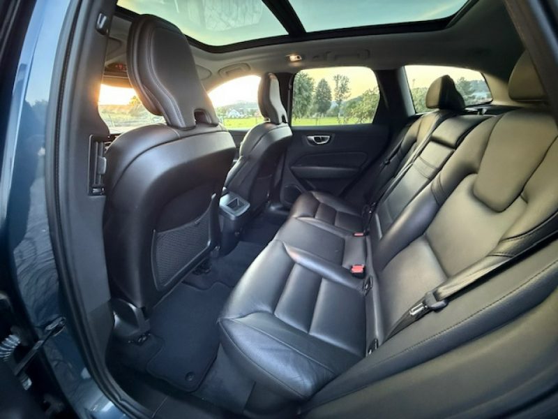 Volvo XC 60 B4 BENZYNA, BUSINESS, SZYBER DACH, KAMERA, BLISY, TOP AUTO II (2017-)