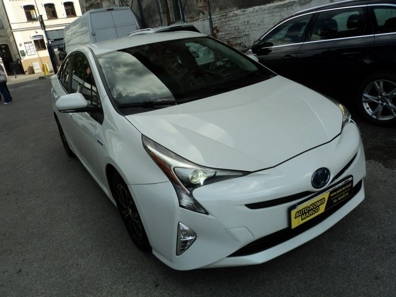 Toyota Prius sprzedam TOYOTE PRIUS 1.8 HYBRYDA+GAZ 2x komp.opon L+z V (2015-)