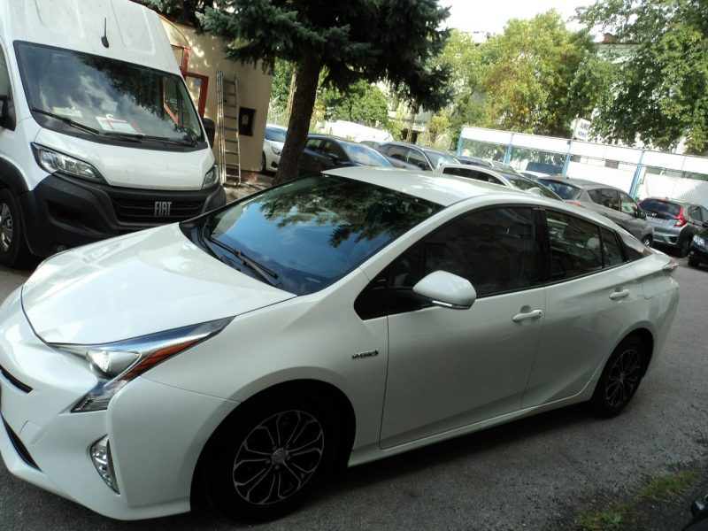Toyota Prius sprzedam TOYOTE PRIUS 1.8 HYBRYDA+GAZ 2x komp.opon L+z V (2015-)