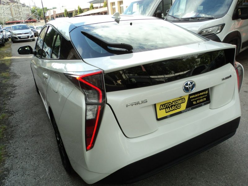 Toyota Prius sprzedam TOYOTE PRIUS 1.8 HYBRYDA+GAZ 2x komp.opon L+z V (2015-)