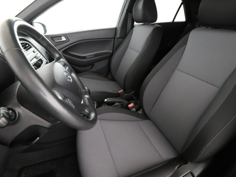 Hyundai i20 klimatyzacja multifunkcja grzane fotele i kierownica II (2014-2020)