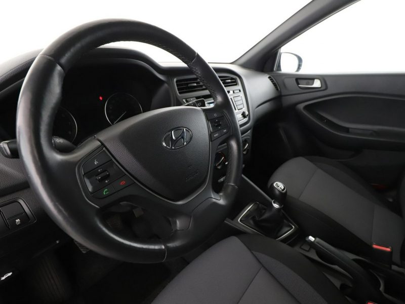 Hyundai i20 klimatyzacja multifunkcja grzane fotele i kierownica II (2014-2020)