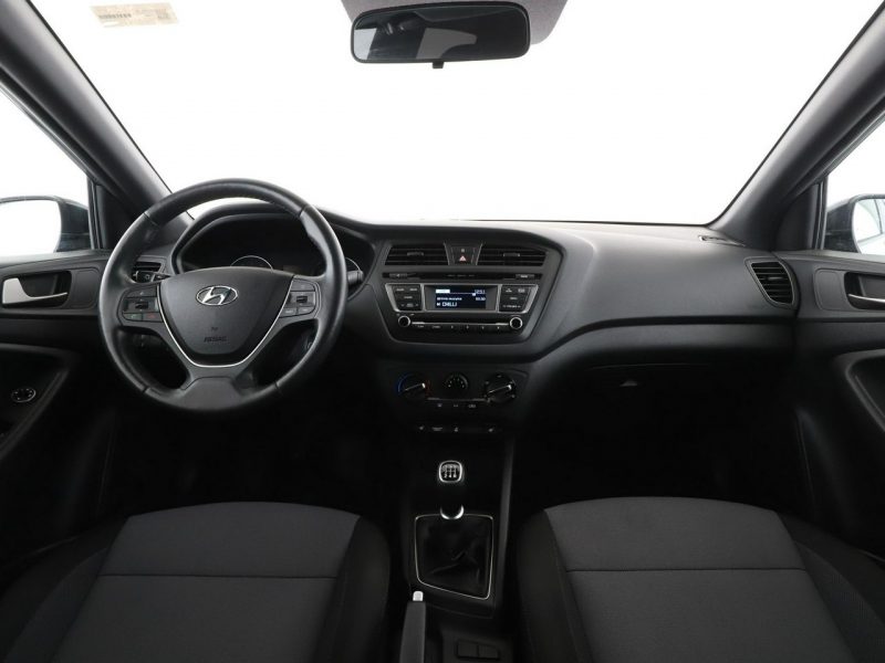 Hyundai i20 klimatyzacja multifunkcja grzane fotele i kierownica II (2014-2020)