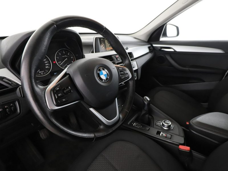 BMW X1 navi klima auto czujniki parkowania multifunkcja II (F48) (2015-)