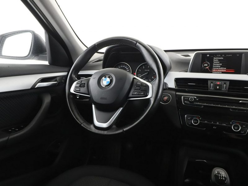 BMW X1 navi klima auto czujniki parkowania multifunkcja II (F48) (2015-)