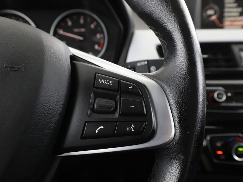 BMW X1 navi klima auto czujniki parkowania multifunkcja II (F48) (2015-)