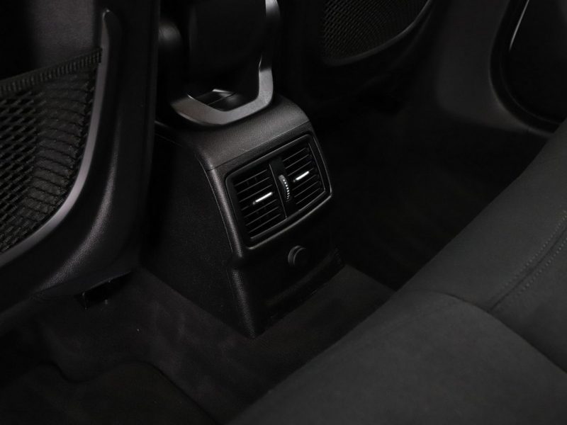 BMW X1 navi klima auto czujniki parkowania multifunkcja II (F48) (2015-)