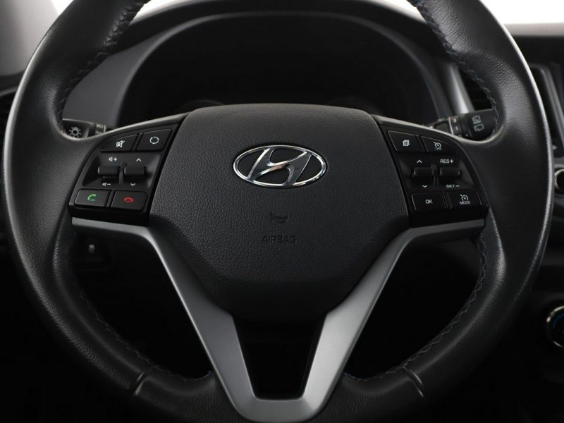 Hyundai Tucson klima auto navi grzane fotele kamera i czujniki parkowania III (2015-2020)