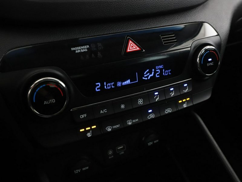 Hyundai Tucson klima auto navi grzane fotele kamera i czujniki parkowania III (2015-2020)