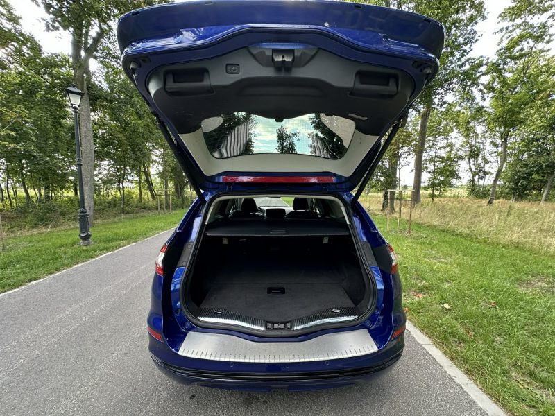 Ford Mondeo MK5 2.0 TDCI 150 Koni Convers Titanium Led Navi PowerShift Alu 17 Mk5 (2014-)