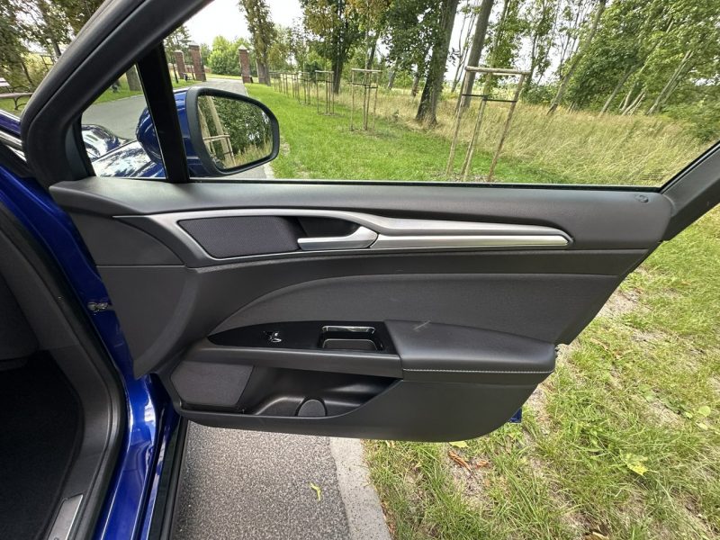 Ford Mondeo MK5 2.0 TDCI 150 Koni Convers Titanium Led Navi PowerShift Alu 17 Mk5 (2014-)