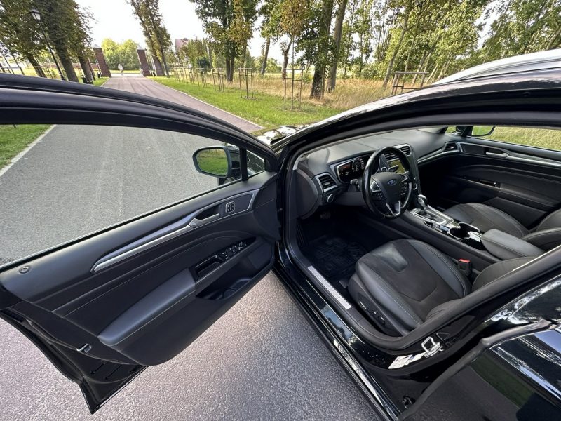 Ford Mondeo MK5 2.0 TDCI 180 Koni Convers Titanium Led Navi PowerShift Alu 17 Mk5 (2014-)
