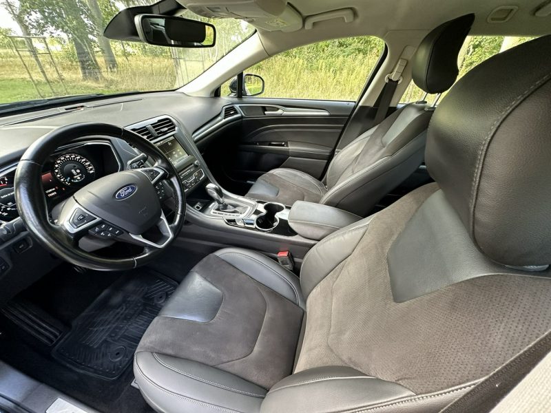 Ford Mondeo MK5 2.0 TDCI 180 Koni Convers Titanium Led Navi PowerShift Alu 17 Mk5 (2014-)