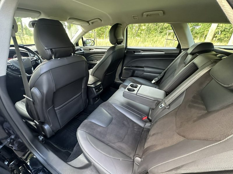 Ford Mondeo MK5 2.0 TDCI 180 Koni Convers Titanium Led Navi PowerShift Alu 17 Mk5 (2014-)