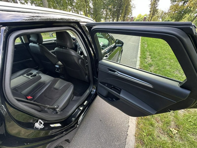 Ford Mondeo MK5 2.0 TDCI 180 Koni Convers Titanium Led Navi PowerShift Alu 17 Mk5 (2014-)
