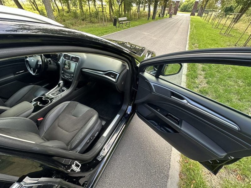 Ford Mondeo MK5 2.0 TDCI 180 Koni Convers Titanium Led Navi PowerShift Alu 17 Mk5 (2014-)
