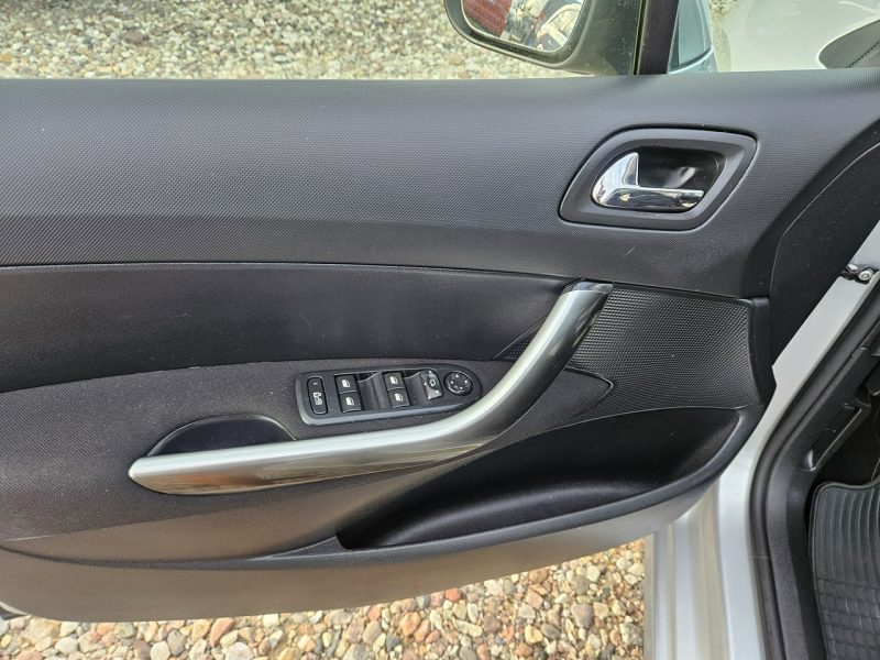 Peugeot 308 SW Opłacony Zadbany Serwisowany 7 os Panorama Klima Alu 2 kmpl kół 1Wł II (2011-2013)