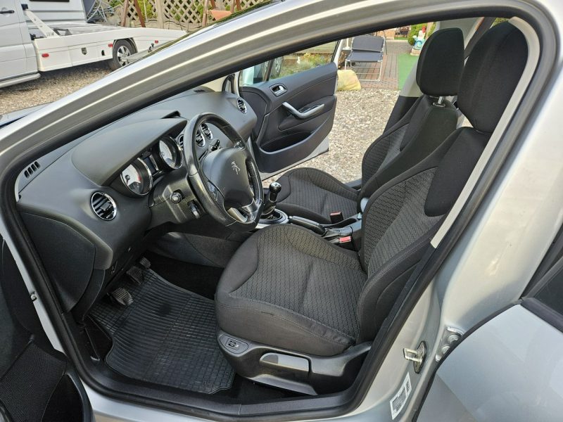 Peugeot 308 SW Opłacony Zadbany Serwisowany 7 os Panorama Klima Alu 2 kmpl kół 1Wł II (2011-2013)