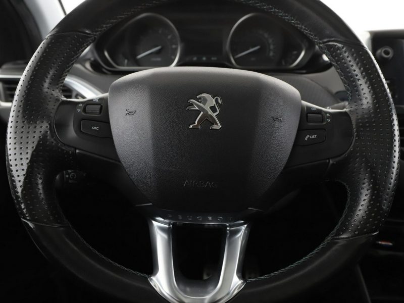 Peugeot 2008 1.2 Benzyna Crossway Klimatyzacja Tempomat Nawigacja Kamera LED I (2013-2019)