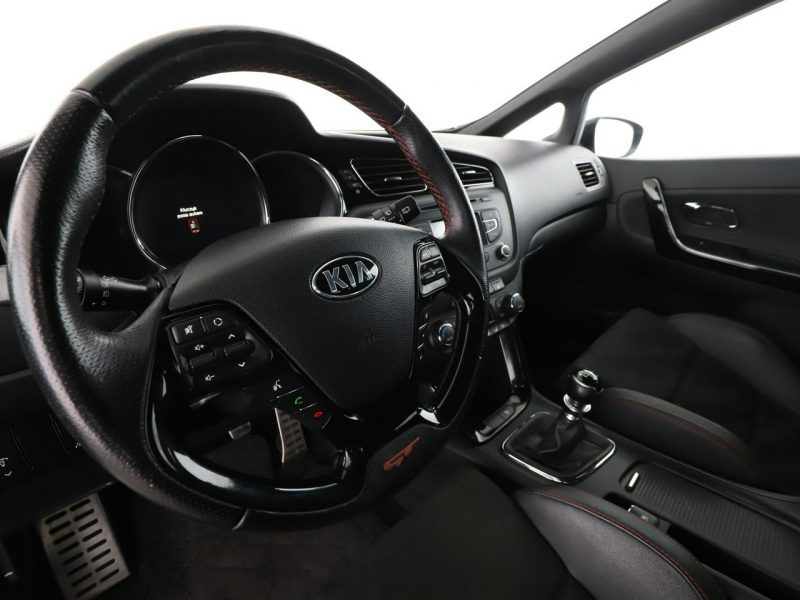 Kia Cee'd xenon skóra/alcantara klima auto kamera i czujniki parkowania II (2012-)
