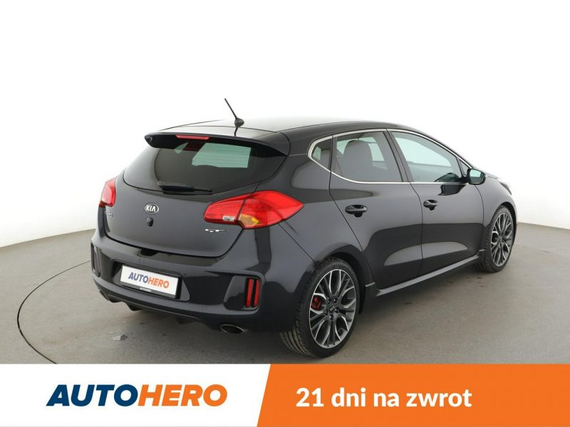 Kia Cee'd xenon skóra/alcantara klima auto kamera i czujniki parkowania II (2012-)