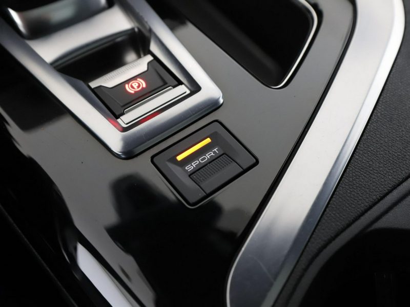 Peugeot 3008 GT-Line automat 180KM skóra panorama navi PDC-kamera grzane fotele ACC II (2016-)