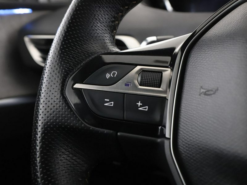 Peugeot 3008 GT-Line automat 180KM skóra panorama navi PDC-kamera grzane fotele ACC II (2016-)