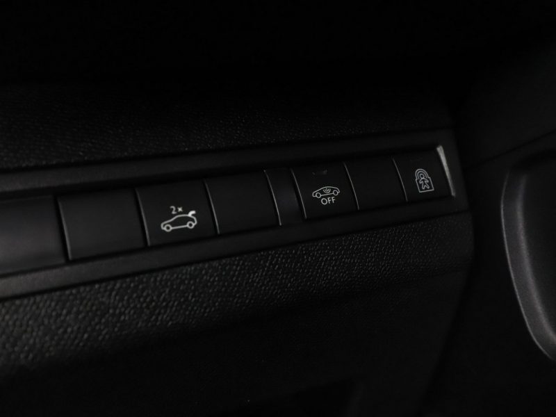 Peugeot 3008 GT-Line automat 180KM skóra panorama navi PDC-kamera grzane fotele ACC II (2016-)