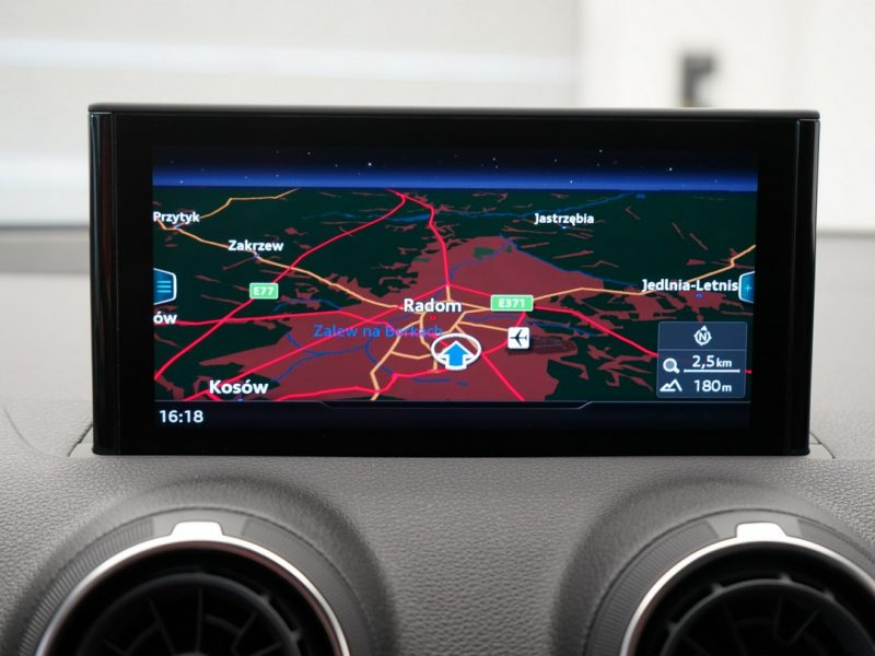 Audi Q2 35TFSI Manual 150KM Smartphone interface Kamera Elektr.klapa bagażnika