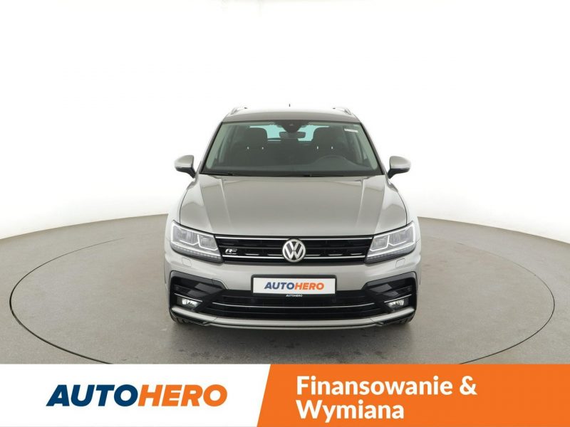 Volkswagen Tiguan 4x4 DSG LED klima auto czujniki parkowania grzane fotele i kanapa II (2016-2024)
