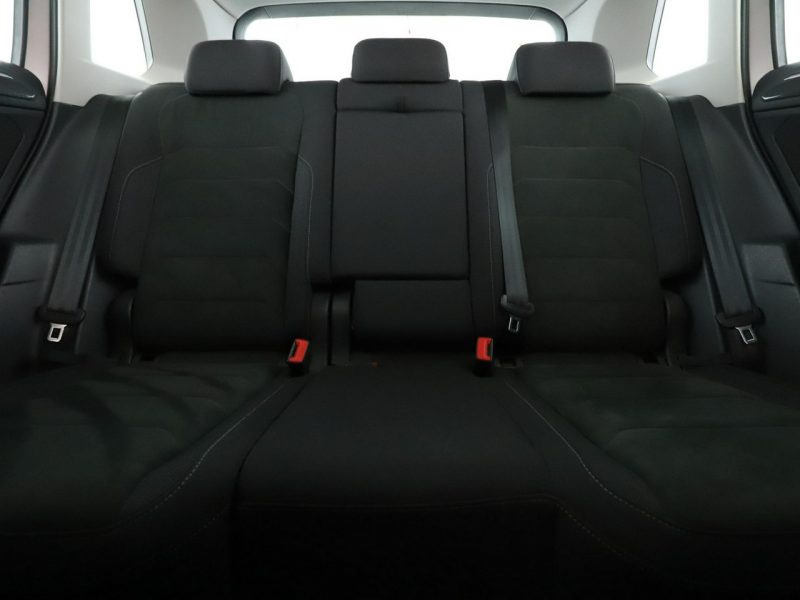Volkswagen Tiguan 4x4 DSG LED klima auto czujniki parkowania grzane fotele i kanapa II (2016-2024)