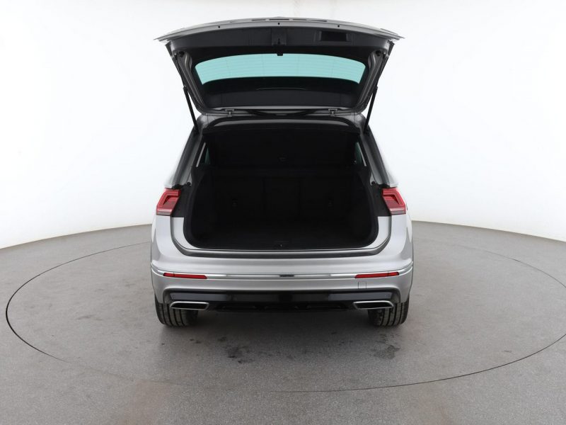 Volkswagen Tiguan 4x4 DSG LED klima auto czujniki parkowania grzane fotele i kanapa II (2016-2024)