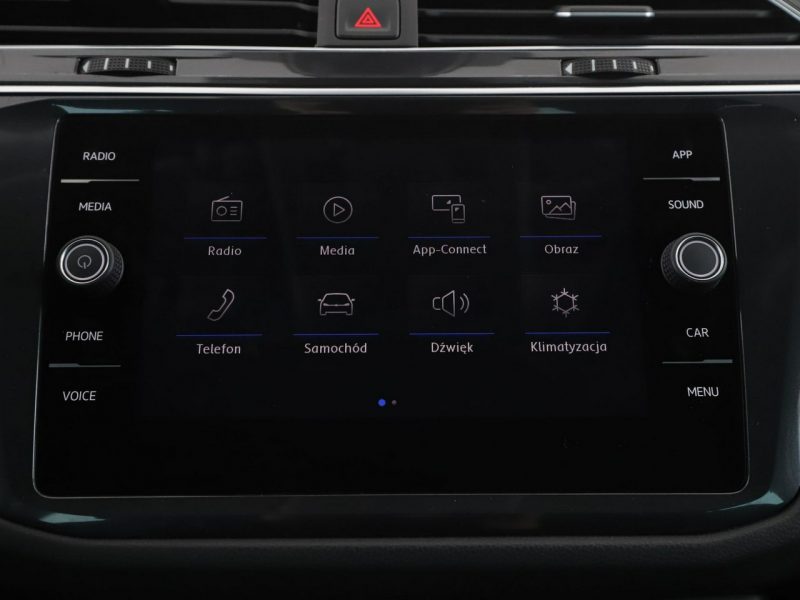 Volkswagen Tiguan 4x4 DSG LED klima auto czujniki parkowania grzane fotele i kanapa II (2016-2024)