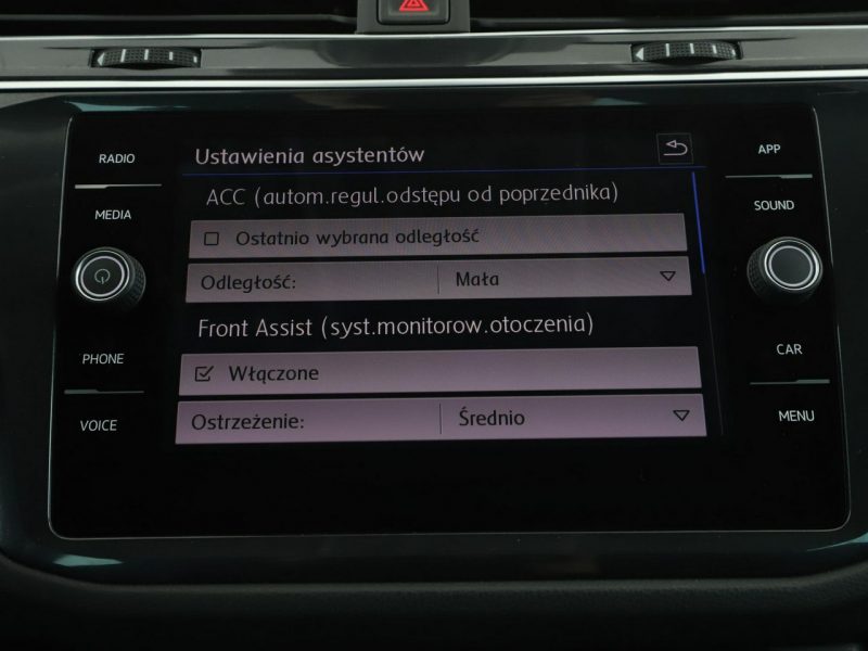 Volkswagen Tiguan 4x4 DSG LED klima auto czujniki parkowania grzane fotele i kanapa II (2016-2024)