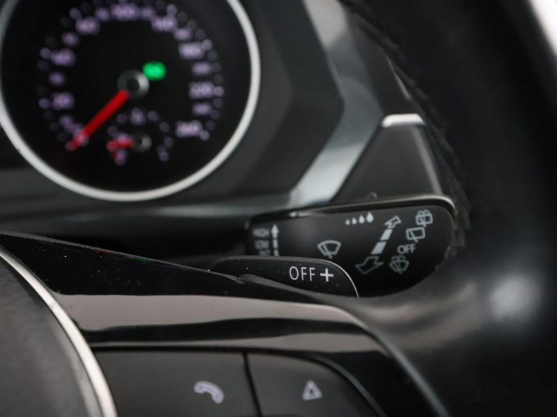 Volkswagen Tiguan 4x4 DSG LED klima auto czujniki parkowania grzane fotele i kanapa II (2016-2024)