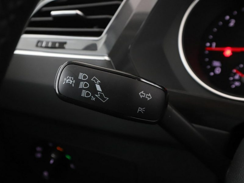 Volkswagen Tiguan 4x4 DSG LED klima auto czujniki parkowania grzane fotele i kanapa II (2016-2024)