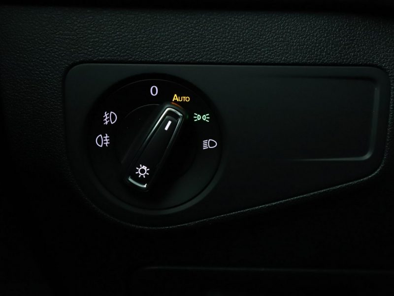 Volkswagen Tiguan 4x4 DSG LED klima auto czujniki parkowania grzane fotele i kanapa II (2016-2024)