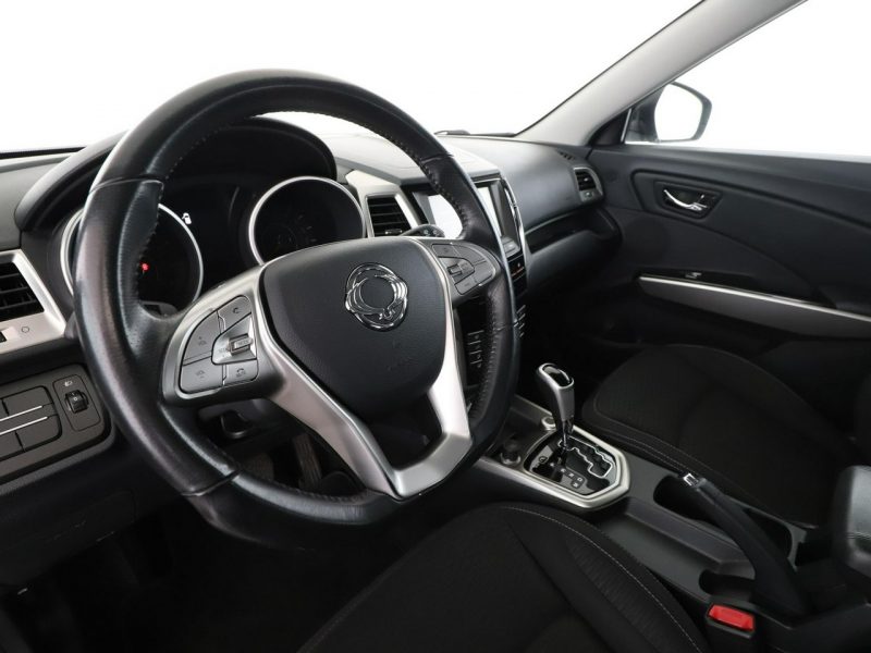 SsangYong Tivoli automat grzane fotele hak kamera tempomat Bluetooth klima-auto
