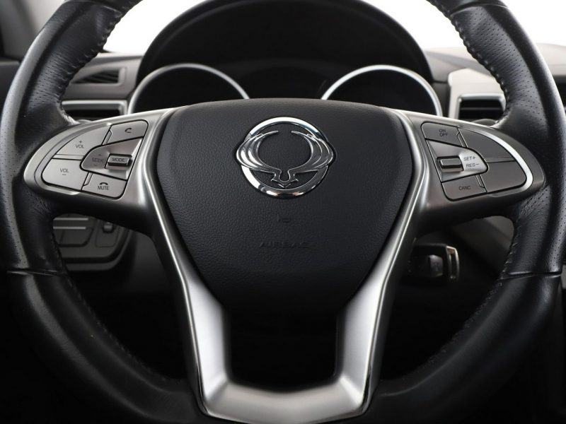 SsangYong Tivoli automat grzane fotele hak kamera tempomat Bluetooth klima-auto