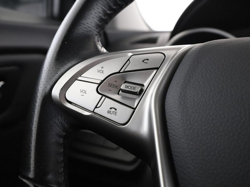 SsangYong Tivoli automat grzane fotele hak kamera tempomat Bluetooth klima-auto